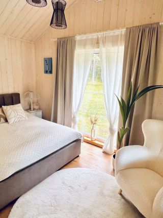 Pļavas māja 9