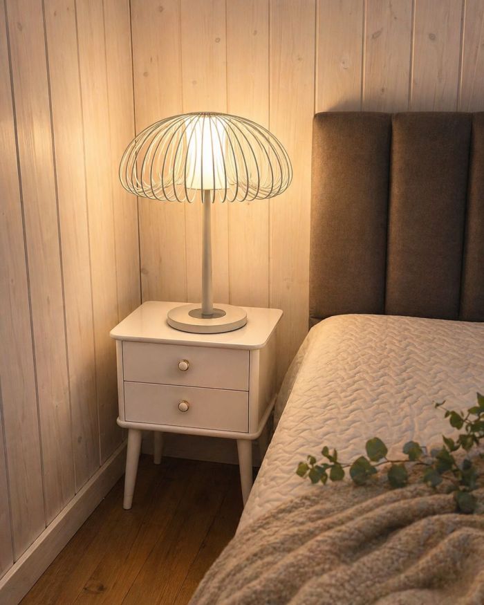 Guļamistaba — naktslampa